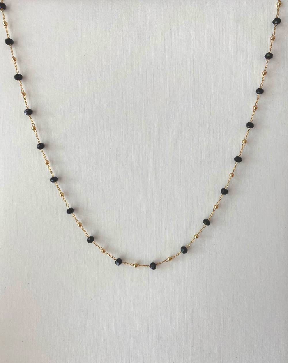 Collier chaîne doré en acier inoxydable perles noires
